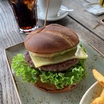 HANS IM GLÜCK German Burgergrill - GRÜNES GOLD (Aged Cheddar cheese & avocado cream)