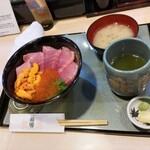 鮨國 - ウニ・イクラ・マグロ丼