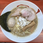 らーめん・油そば 笑びす - 背脂煮干しラーメンMAX 880円　味玉はクーポン