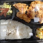 PANDA - からあげ弁当。