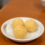 餃子の王将 - 2022.4 ごま団子（3ヶ 363円）
