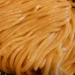 中華蕎麦 とみ田 - 非常に艶やかで魅力的な麺です！