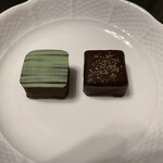 쿠로모지안 - 검은 글자 초콜릿과 산초 초콜릿