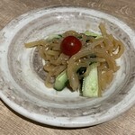 Kanazawa Gyouza Sakaba - 胡瓜とくらげの冷菜、380円(税別)