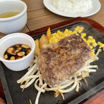 レストランせんごく - 毎度のステーキハンバーグ 150g ¥990 今日のソースはガーリック醤油