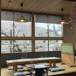 食堂 いなほ - 店内から桜が見えました
