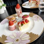 DINING & BAR TABLE 9 TOKYO - 