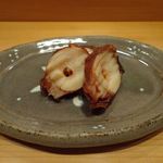 鮨 奈可久 星野 - タコの桜煮