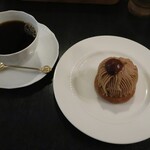 横濱カフェ壹番館 - モンブランケーキとホットコーヒーのセット