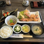 割烹くるま - 料理写真:海老フライ定食（税込み１４３０円）