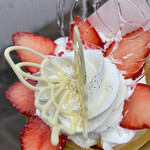 Patisserie Swallowtail Maji Crepe - 苺ショート 