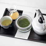 Nishiogi Sanji - 九州独自の玉緑茶は、セルフで淹れていただくスタイル