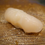 にぎり鮨 一五〇 - 帆立