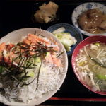 魚料理 芝文 - 鮭しらす丼セット（850円）