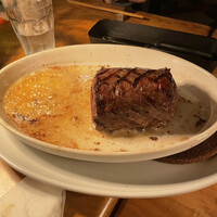 カルネジーオ イースト - 