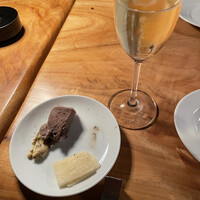 カルネジーオ イースト - 