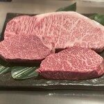 Koube Teppan Suteki Iwasaki - 特選黒毛和牛！ロース・ヒレ・赤身肉