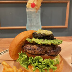 Baga Kissa Chiru Toko - 『KAMINARIクリームソーダ￥650』
                        『WASABI AVO BURGER¥1,650』