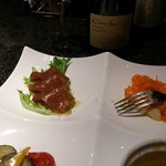 Deli＆Bar 秀 - 本日の４種盛 \1,000  ニンジンのオレンジサラダがワインにピッタリ !