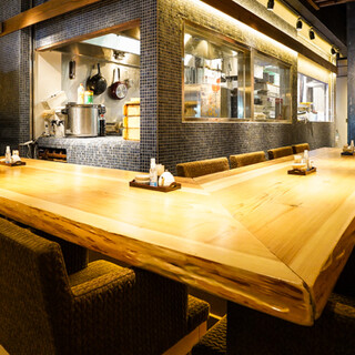 2名様の会食、4名様～小宴会や10～24名様までの中大宴会！