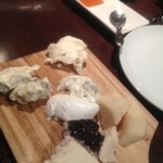 チッチャ - チーズ五種盛り１５００円
      