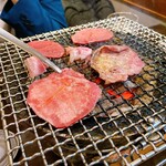 炭火焼肉 ホルモン やまと - 