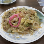 中華軽食 三八 - 料理写真:皿うどん　麺はパリパリで　牡蠣も入っておりとても美味