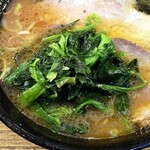 家系ラーメン クックら - ほうれん草は多め。