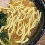 家系ラーメン クックら - 王道家の中太麺。