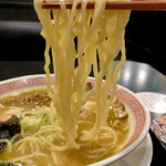 Kouraku En - 定番の多加水麺