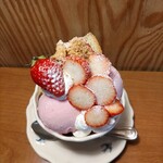 菓子屋 chill - イチゴパフェ