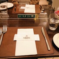 サバティーニ・ディ・フィレンツェ 大丸東京店 - テーブルにセッティングされたカトラリー