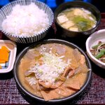 大金星 - (ﾗﾝﾁ)もつ煮込み定食￥700　2022.4.18