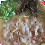 味納喜知 - チャーシュー、量は入ってますが ペナペナ