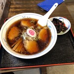Suruga Akintei - あきんめんという、チャーシュー麺を注文。