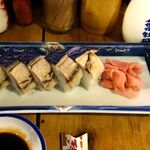 居酒屋　葉牡丹 - 「鯖寿司」（495円）