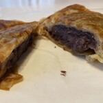 クロワッサンたい焼きの家 おひさま - あずきの断面