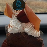 アニヴェル - ガトーショコラはしっとりなめらか( ´-｀)パリパリチョコもうまー！