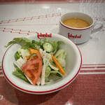 トルコレストラン イスタンブールGINZA - サラダ、レンズ豆のスープ