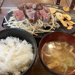 Ninniku Mura - ヒレステーキランチ　1,650円（ベリーレア）