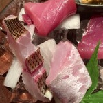 めしの助 - 生本まぐろ、うに、初がつお、黒むつ、いさき