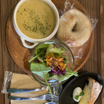 TSUKINOWA bread,bagles and sweets - 