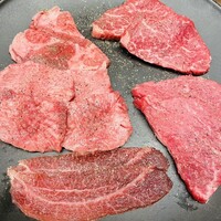 東京食肉市場直送 肉焼屋 D-29 広尾店 - タン