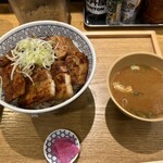 豚丼屋tonton&若菜そば - 