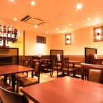 Teppan Dainingu Ten - 店内テーブル席