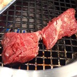 幸せの焼肉食べ放題 かみむら牧場 - 南国黒牛厚切りステーキ