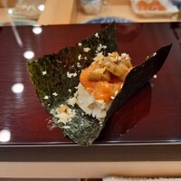築地 すし Omakase - 鮪ユッケと御坊の巻物