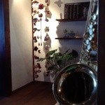 DJARM12 - 稲取の雛の吊るし飾りや、陶器、楽器が展示してある。