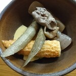 Okonomiyaki Maruya - サービス煮物(鶏肉・ちくわ・こんにゃく・ゴボウ・大根)