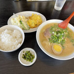 長浜ラーメンとん吉 - ラーメン定食(炒り卵)♪